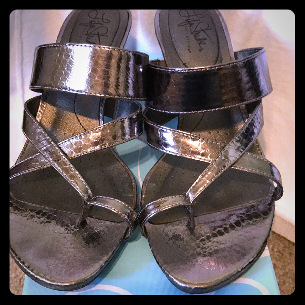 Life stride dressy sandals